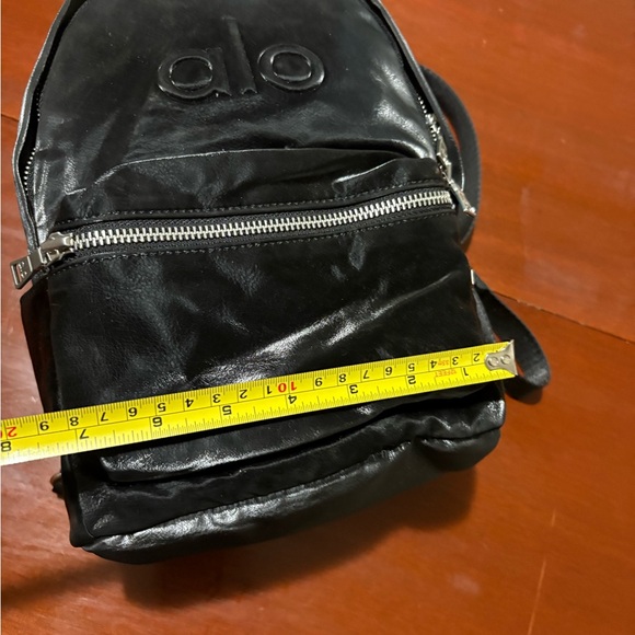 Alo Yoga Luxe Backpack Black - Picture 5 of 9